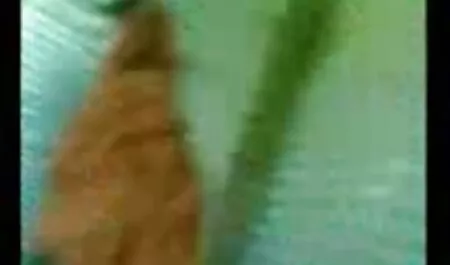 Aranyos tini online szex filmek szar sperma egy hatalmas CFNM kakas.