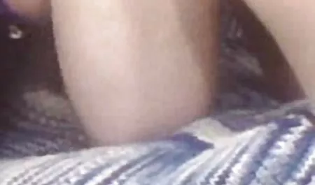 Levetkőzik meztelenül. sex videok letoltese