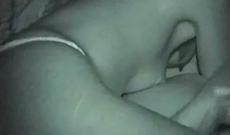 Chrome Chic ad egy piszkos szopást, majd kiverte a reggeli zsebibaba sex video edzés után.