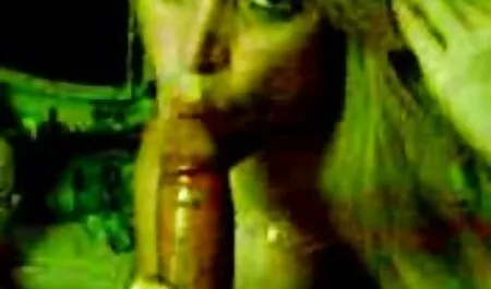 Két büvös pornó kanos srácok fasz egy szép barna