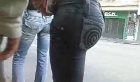 Boldog farmer elégedett két lány roma csaj sex hármasban
