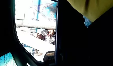Tao ellazítja, ahogy tanítják szűztelenítés