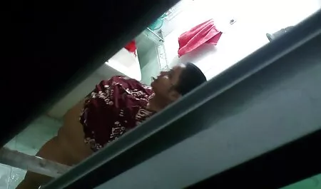 Szexi MILF Dana mutatja ki anya fia szex videok a görbék