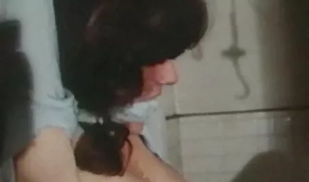 Tinka van vad puncik orális szex a nyilvános autó POV videó