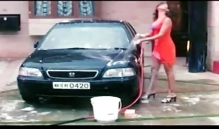 Bianca megrázza szex videók amatőr a hasát