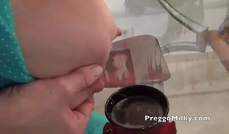 Gyönyörű szőke maszturbál ingyenpornofilmek vele punci