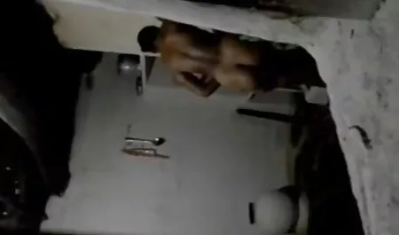 A fajok közti kanos romantikus sex video seggét szar
